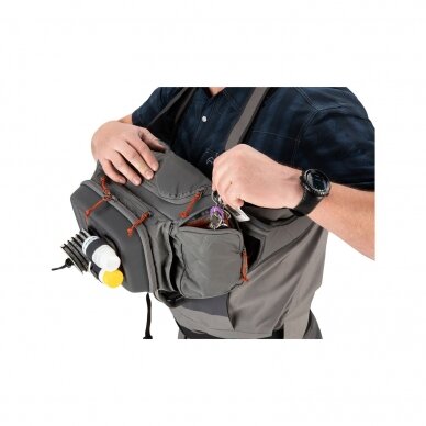 Kuprinė slankiojanti Freestone sling pack Simms 12L 2